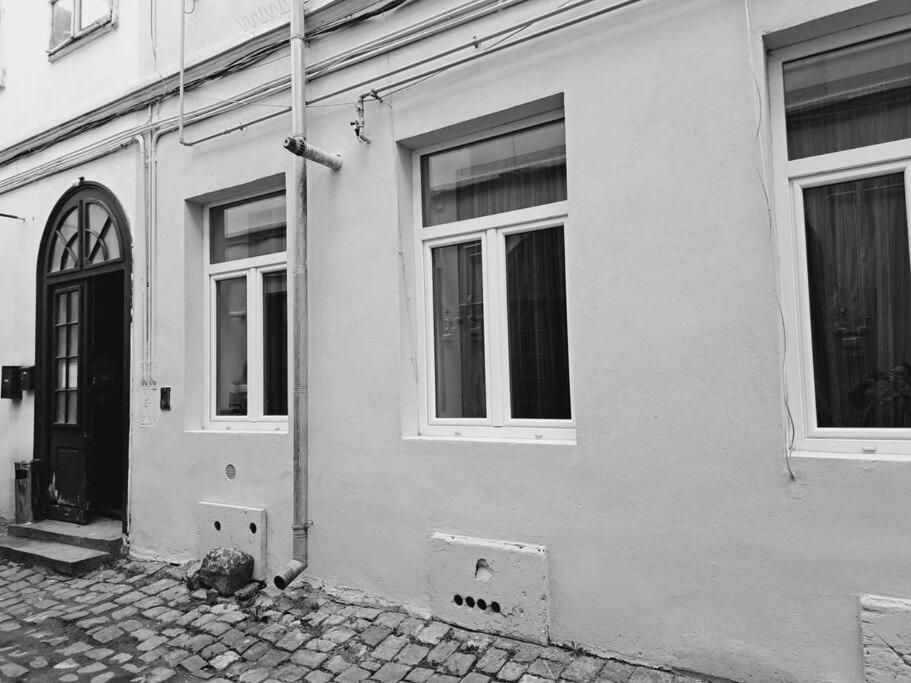 Sofia'S Home Comfy Studio In The Old Town Brassó Kültér fotó
