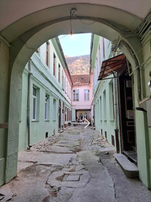 Sofia'S Home Comfy Studio In The Old Town Brassó Kültér fotó